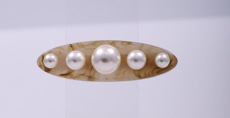 Pearl Oval Hair Clip