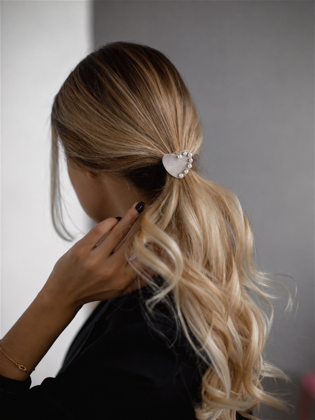 Textured Gold & Faux Pearl Elastic Hair Tie