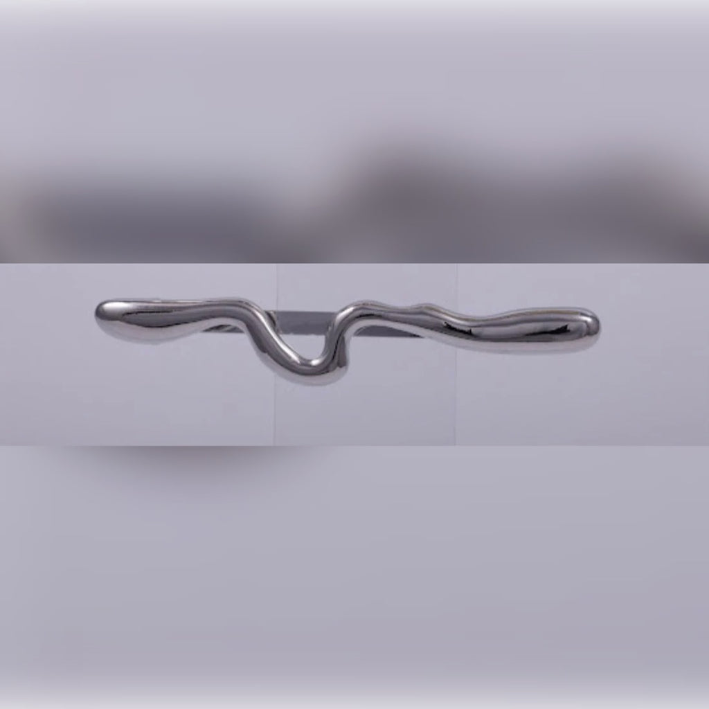 Sculptural Wavy Metallic Barrette | Vybe Global Store - Image 4