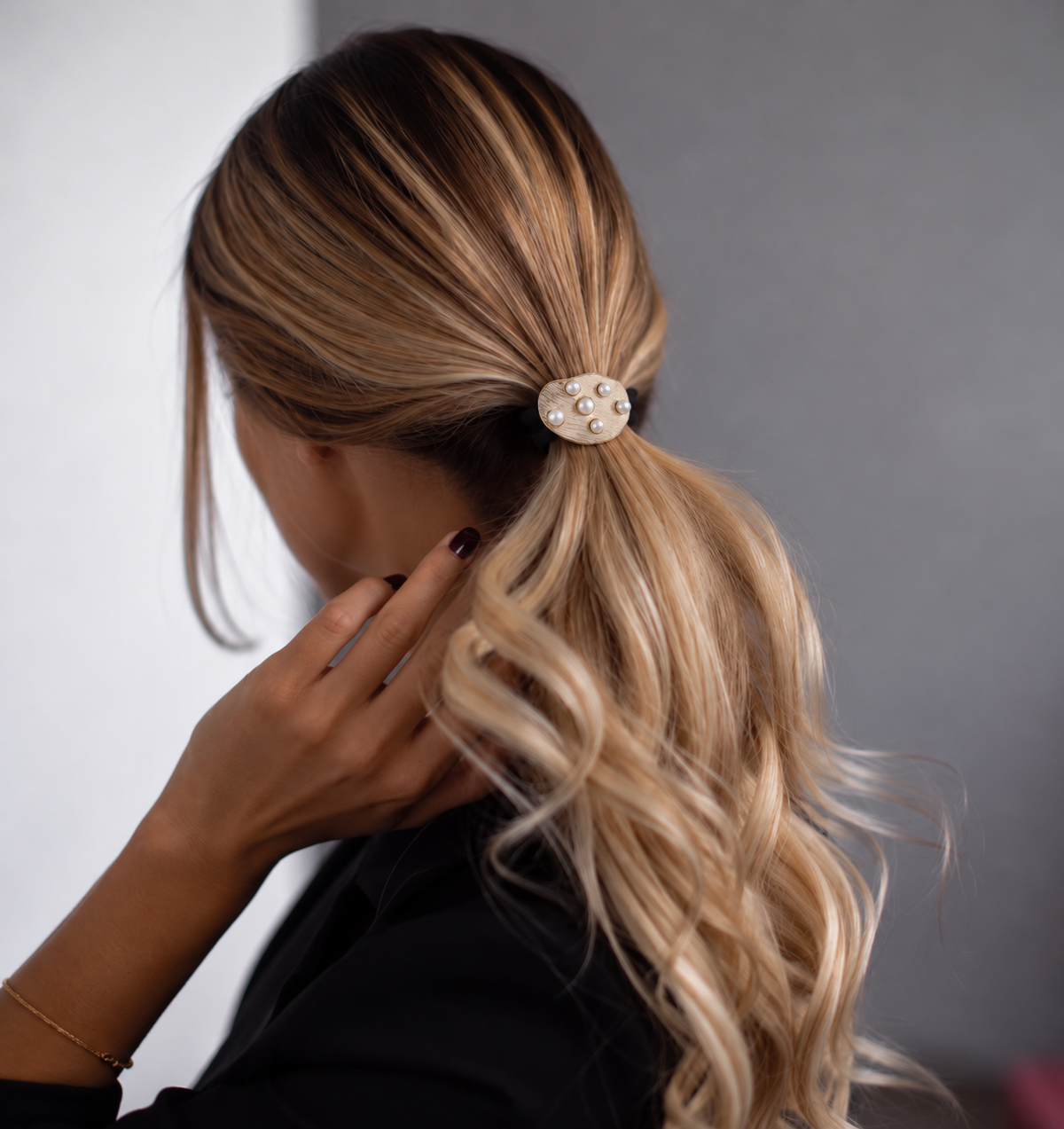 Textured Gold & Faux Pearl Elastic Hair Tie