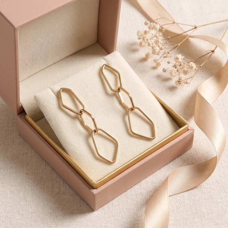 Gift box: Geometric Link Drop Earrings