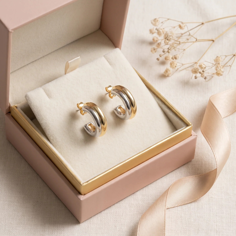 Gift box: Two-Tone Chunky Hoop Earrings