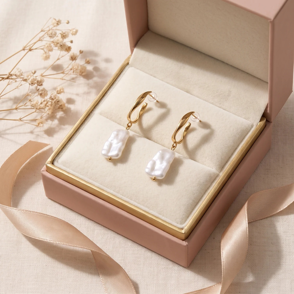Gift box: Baroque Pearl Drop Earrings
