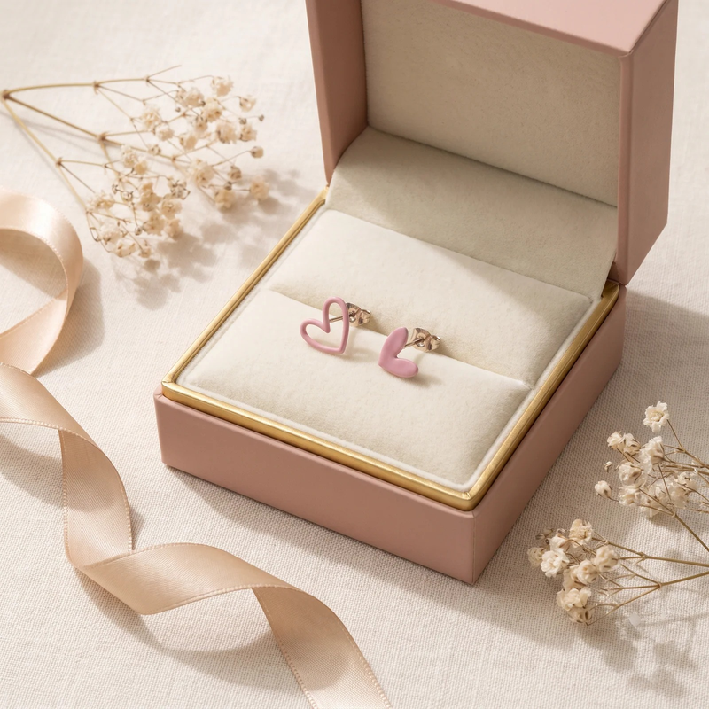 Gift box: Playful Heart & Pavé Stud Duo
