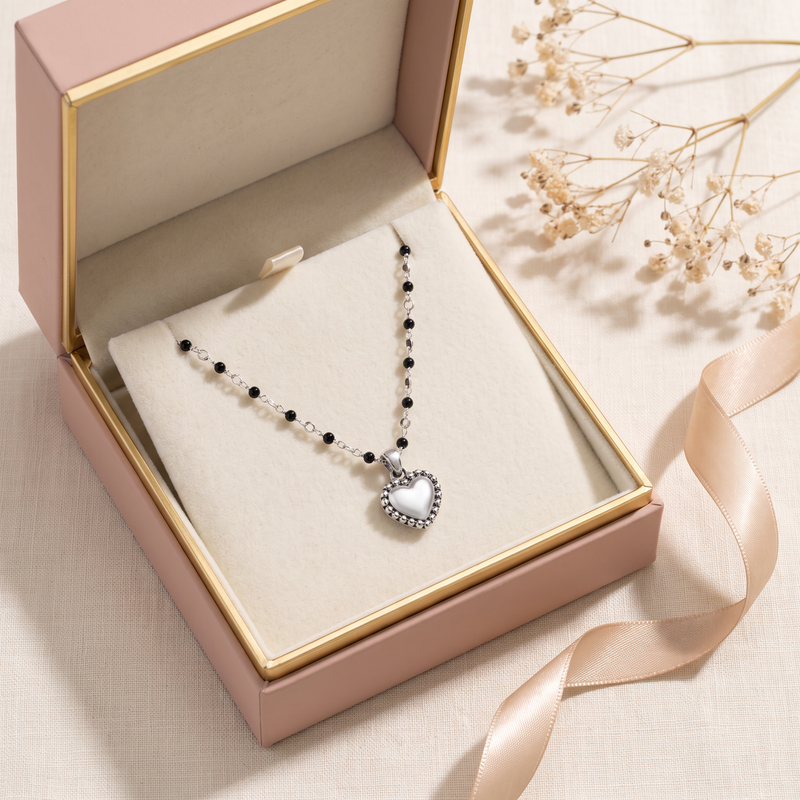 Gift box: Black Beaded Heart Pendant Chain