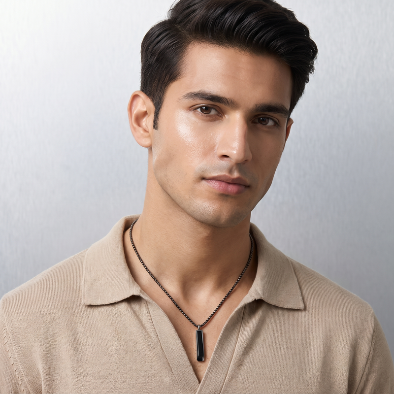 Model wearing Black Bar Pendant Chain