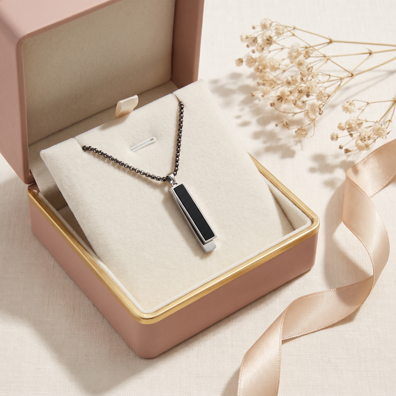 Gift box: Black Bar Pendant Chain