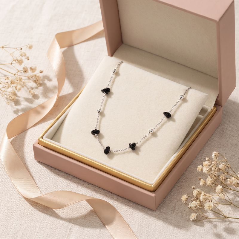 Gift box: Black Stone Beaded Chain
