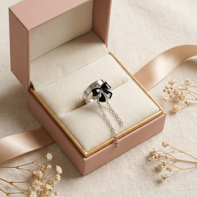 Gift box: Black Bow Draped Chain Ring